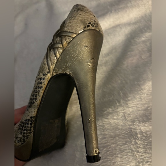 ICORA Silver Snakeskin heels - Picture 10 of 10